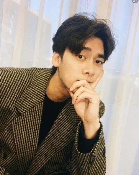 李易峰女网红吃瓜,揭秘娱乐圈背后的真相