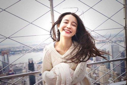 中国网红张大奕吃瓜视频,揭秘娱乐圈幕后真相  第2张