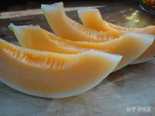 网红吃民勤蜜瓜视频,甜蜜滋味引网友热议  第3张