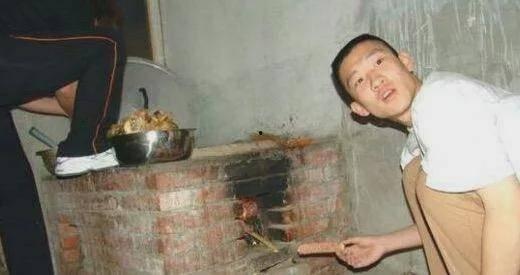 平乡网红吃瓜事件始末视频  第2张