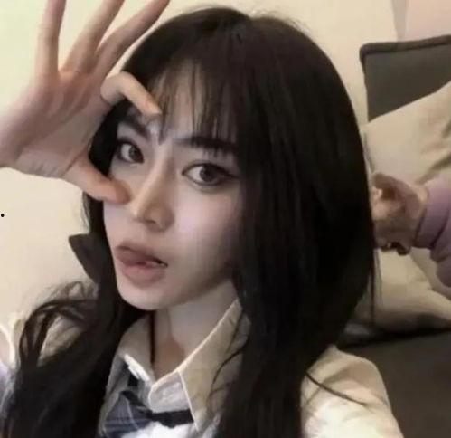 吃瓜网红图片头像大全女,女生们的时尚潮流新选择  第1张