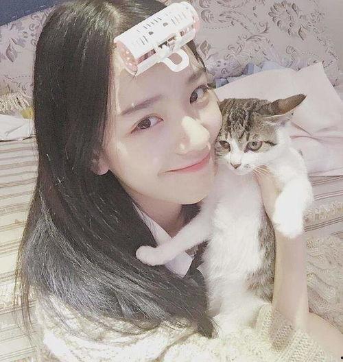 吃瓜网红图片头像大全女,女生们的时尚潮流新选择  第2张